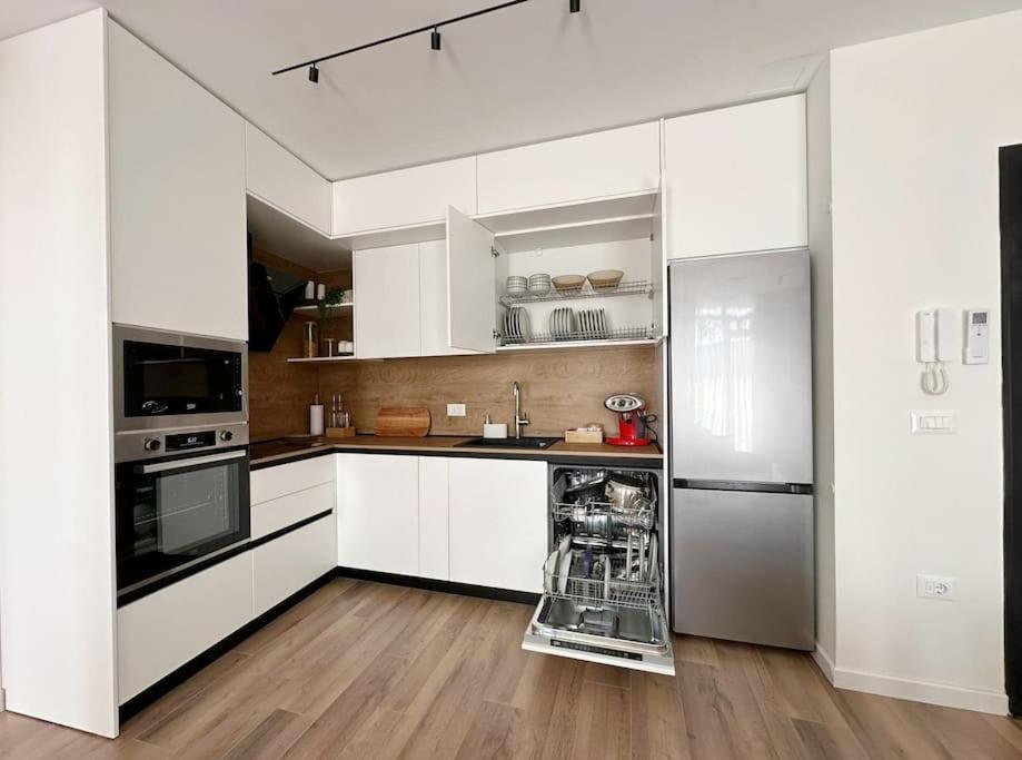 Apartment Luxury With King-size Bed And Fast Wi-fi *