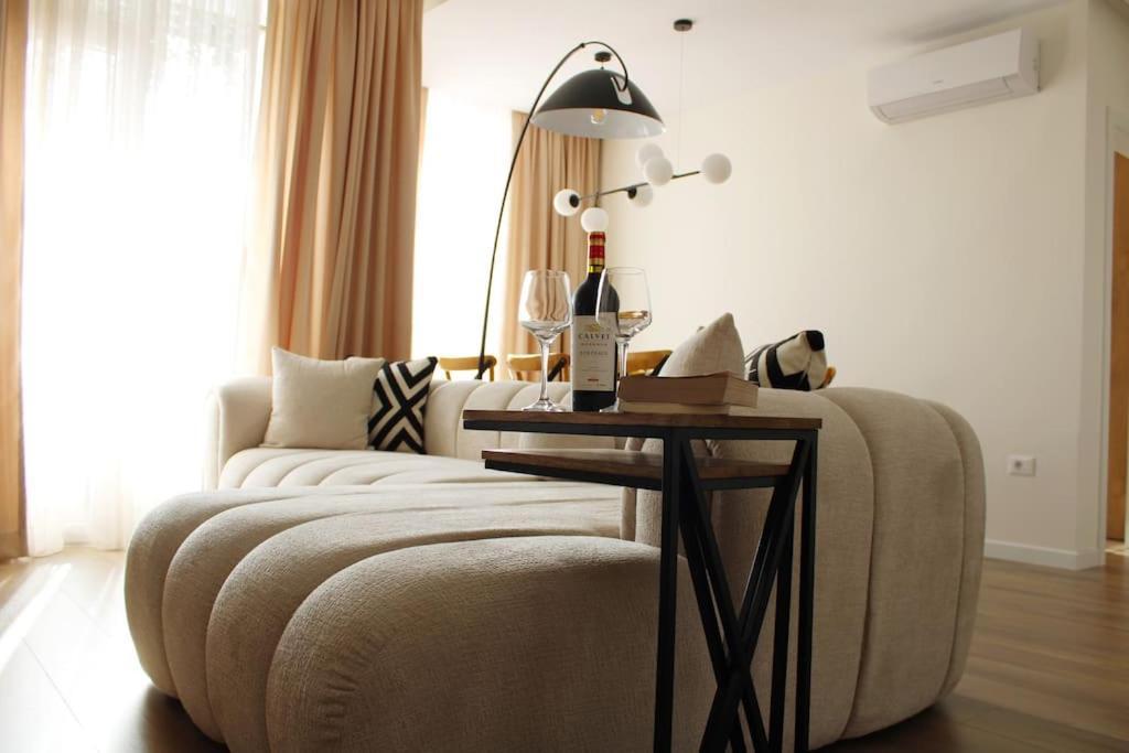 Luxury With King-size Bed And Fast Wi-fi Apartment Tirana