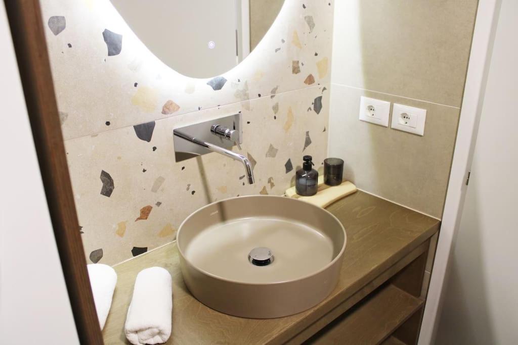 Luxury With King-size Bed And Fast Wi-fi Apartament