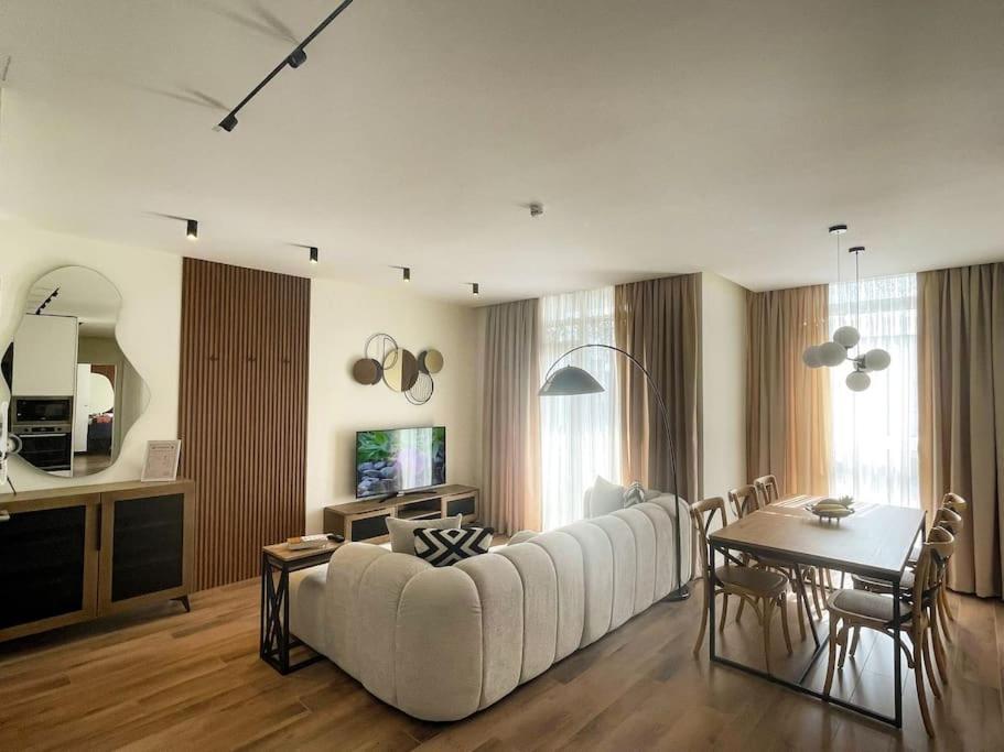 Luxury With King-size Bed And Fast Wi-fi Apartment